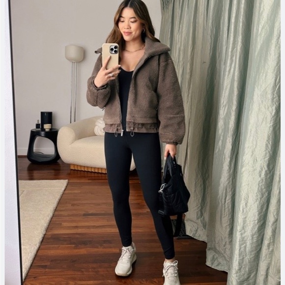 Lululemon cinchable textured fleece - Picture 2 of 6